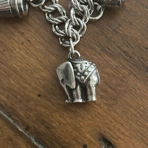 James Avery *RETIRED* elephant charm